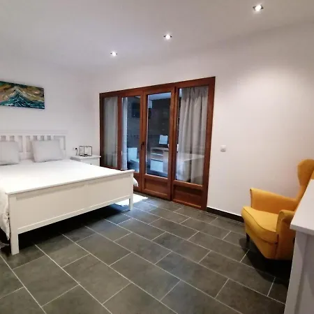 Lovely New 6-Bed Family Villa In Playa Blanca Vila